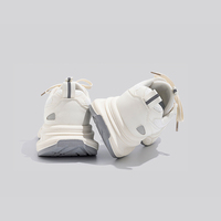 Chaussures de marche décontractées pour hommes, style basketball, légères, respirantes, à lacets, en maille, à semelle épaisse, vente en gros 2026