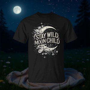 Camiseta Stay Wild Moon Child Celestial Boho con diseño de luna y estrellas - Product Image 3