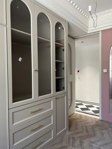 ตู้เสื้อผ้าไม้จริงทันสมัย ความจุขนาดใหญ่ ดีไซน์เป็นมิตรกับสิ่งแวดล้อม สำหรับเก็บเสื้อผ้าในห้องนอน บานประตูแบบแผ่น ชั้นวางของหลายชั้น - Product Image 5