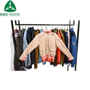 เสื้อแจ็คเก็ตขนแกะแฟชั่นสำหรับฤดูหนาว เสื้อผ้า<span class=keywords><strong>มือ</strong></span><span class=keywords><strong>สอง</strong></span>สไตล์ลำลองในดูไบ เสื้อผ้า<span class=keywords><strong>มือ</strong></span><span class=keywords><strong>สอง</strong></span>ในสต็อกแบบมัดเป็นก้อน - Product Image 4