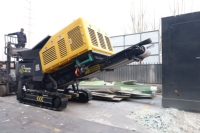 Déchiqueteur compact et puissant sur chenilles avec composants de roulement essentiels pour le traitement de l'aluminium, la démolition sur site et le recyclage des ferrailles métalliques