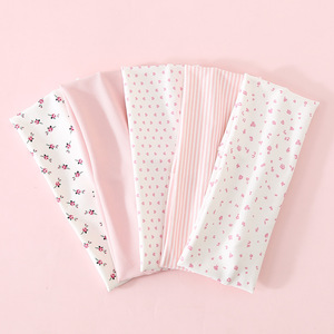 Diademas anchas personalizadas con estampado rosa |   Directo <span class=keywords><strong>de</strong></span> Fábrica |   Turbante Elástico con Rayas y Corazón Floral - Product Image 2