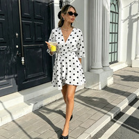 Robe d'été vintage pour femme 2026, style transfrontalier, à pois, jupe évasée, col en V, amincissante, taille haute, en polyester