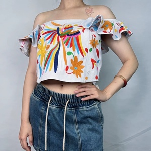 Top Informal de Estilo Bohemio Personalizado para Mujer con Bordado Floral, Top Corto de Manga Corta con Diseño Nuevo - Product Image 1