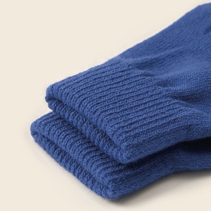 <span class=keywords><strong>Guanti</strong></span> Invernali per Bambini con Logo Personalizzato, <span class=keywords><strong>Guanti</strong></span> Lavorati a Maglia Carini per Bambini, Colore Unito, per Ragazzi e Ragazze, Regalo per Scuola e Attività all'Aperto, <span class=keywords><strong>Guanti</strong></span> Invernali Caldi - Product Image 3