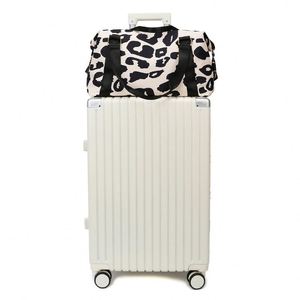 Sac de voyage d'affaires grande capacité motif vache, sac de cabine, sac de sport et d'exercice - Product Image 3