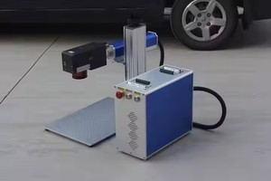 Graveur laser à fibre portable 2.5D/3D JPT Mopa Raycus M7 30W 50W avec marquage laser UV 3D rotatif - Product Image 6
