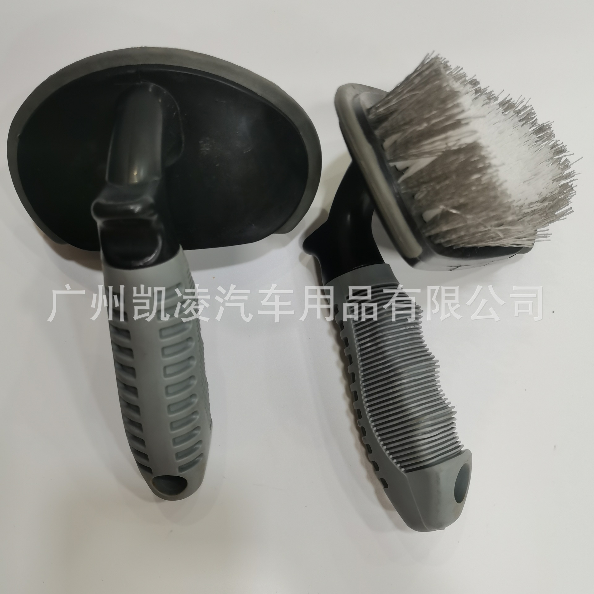 T-shaped tire brush