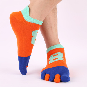 OEM biểu tượng tùy chỉnh siêu ưu tú của nam giới Hàng dệt kim mùa xuân thể thao giản dị vớ trắng đỏ chống vi khuẩn 5 ngón chân - Product Image 6