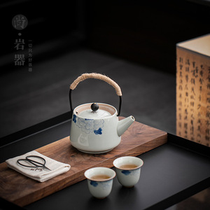 Service à thé Kung Fu en céramique, un pot et quatre tasses, peint à la main, motif pivoine, poignée en cuivre, poterie Dehua, style simple, réutilisable, cadeau pour les aînés - Product Image 3