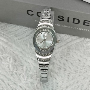 Montre-bracelet pour femme, style haut de gamme et de niche, incrustée de diamants, montre étanche de grande valeur pour femmes - Product Image 2