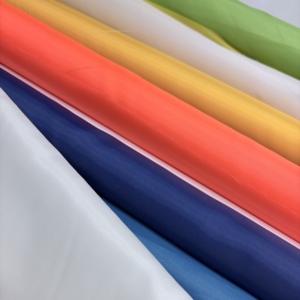<span class=keywords><strong>Tissu</strong></span> de doublure pour vêtements résistant aux déchirures, couleur personnalisée, 100% polyester taffetas 170T 180T 190T 210T, tissé, pour vêtements et drapeaux - Product Image 2