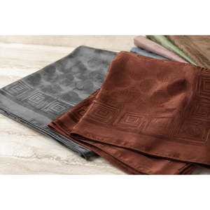 Écharpe carrée en satin jacquard uni Wafa Fashion 110x110 cm, design encadré, polyester de qualité supérieure, finition brillante, toutes saisons - Product Image 5