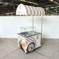 Chariot de Vente Ambulant pour Glaces de Festival avec Congélateur Intégré – Idéal pour la Restauration Extérieure