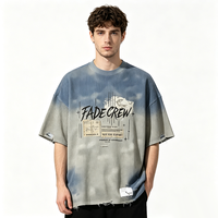 T-shirt Oversize Col Rond Kornit DTG Vintage Effet Vieilli Imprimé Ligne Verticale Journalière Bords Effilochés Multi-Trous Style Urbain