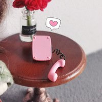Téléphone fixe miniature en métal 1:12 pour maison de poupée, accessoire de jeu de scène alimentaire, modèle classique