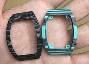 Reloj Automático de Fibra de Carbono con Diseño de Caramelo de Alta Calidad, con Correa de Goma Roja - Product Image 6
