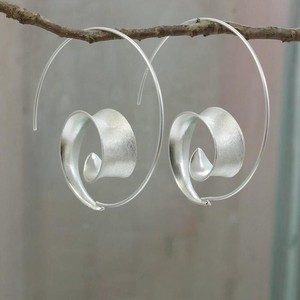 Orecchini a Spirale Rotonda con Foglie per Donna, Gioielli di Moda Moderna - Product Image 1