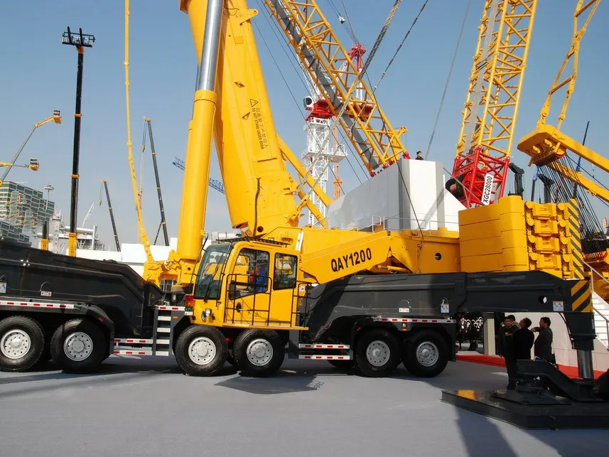 High Performance 180ton All Terrain Crane Portable Mobile Crane QAY180 With Cheap Price