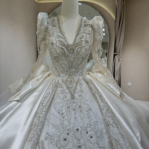 Vestido de Novia Moderno para Mujer, Modelo DW0082, Estilo Civil, Cuello en V, Satén con Cuentas, Manga Larga, Falda Abultada, Flores de Capilla - Product Image 2