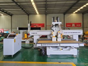 Fresatrice CNC a Quattro Assi <span class=keywords><strong>con</strong></span> Mandrino ATC da 9KW, Cambio Utensile a Disco, Lama Circolare Rotante, Macchina per Fresatura di Porte ad Arco - Product Image 3