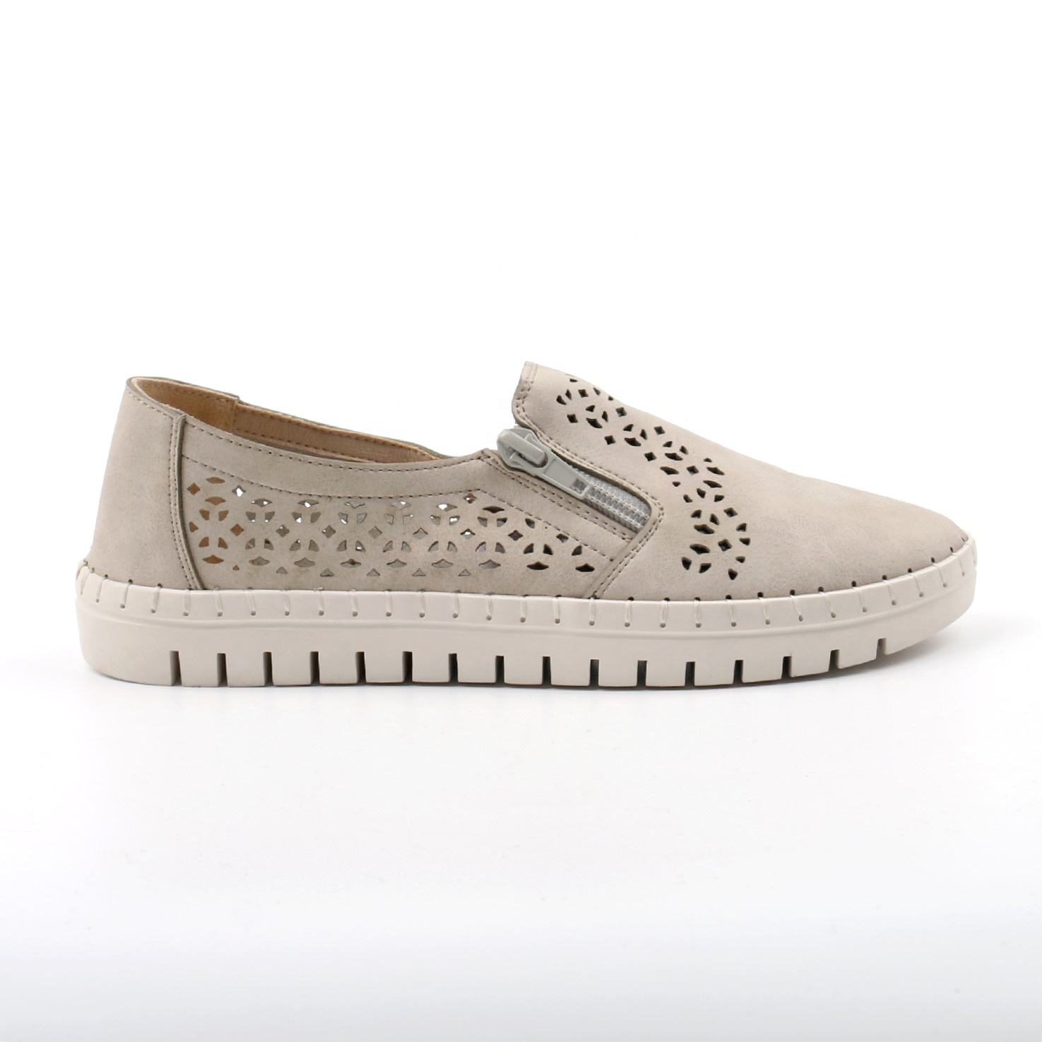 สีเทาอ่อน