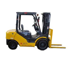 Meilleure vente Chariot élévateur diesel Komatsu FD30 de 3 tonnes en bon état 100% prêt à l'emploi Moteur japonais d'origine Garantie 1 an - Product Image 1