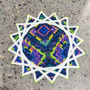 منديل يد دوار بـ16 زاوية متفاعل مع الأشعة فوق البنفسجية، منديل للألعاب البهلوانية صديق للبشرة - Product Image 2