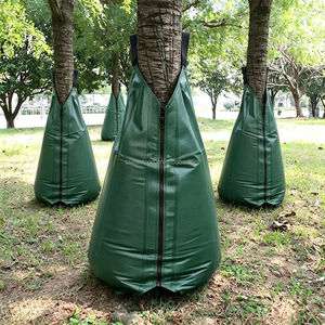 Sacca per Irrigazione Radici Alberi in PVC Riutilizzabile da 20 Galloni con Chiusura a Zip, Sacca per Acqua a Rilascio Lento per Piantine da Giardino Esterno - Product Image 1