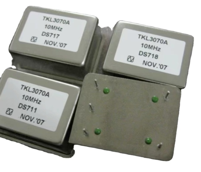 NDK OCXO Original New TKL3070A 10MHz High Stability Constant Temperature Crystal Oscillator 12V square Wave Voltage Control