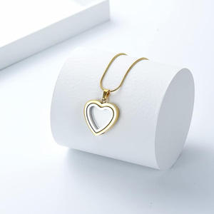 Collana di urna trasparente a forma di <span class=keywords><strong>cuore</strong></span> di vendita calda collana in acciaio inossidabile apribile per commemorare le ceneri dei propri cari - Product Image 4