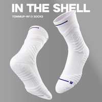 Blanc Noir et Orange Printemps Chaussettes de sport de basket-ball à la mode Hommes Chaussettes personnalisées de qualité supérieure