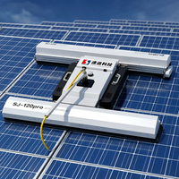 Robot de nettoyage automatique de panneaux solaires à piles avec système de nettoyage par pulvérisation à double brosse