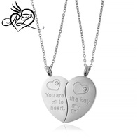 Collier avec pendentif en forme de cœur brisé en acier inoxydable gravé sur mesure pour couple LOORDON avec pierre