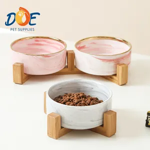 Doe Pet Double/Simple Bol à eau pour chat avec support en bois Bol pour chien en céramique Vente en gros Personnalisé Bol pour animal de compagnie en céramique blanche nordique