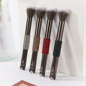 Pinceau double <span class=keywords><strong>tête</strong></span> en U 2-en-1 pour le blush et le contour du nez, idéal pour le contouring, le blending, l'application de crème illuminatrice, de blush, de poudre fixante et de correcteur - Product Image 1