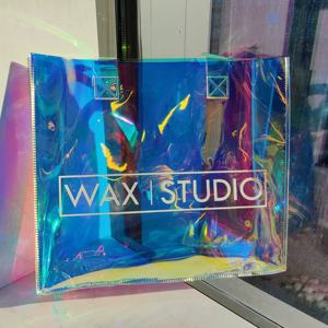 Bolsa de compras de regalo de plástico de PVC iridiscente holográfica con logotipo personalizado con asa de letras personalizadas - Product Image 3