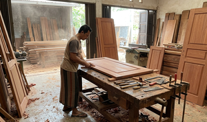 Puerta de Madera de Caoba de Alta Calidad, Puerta Interior y Exterior Clásica, Acabado Liso, Tamaño Personalizado, Diseño de Marco Resistente y Duradero - Product Image 5