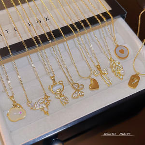 Nuevo Collar con Colgante Deportivo de Cobre y Bambú con Diamantes, Diseño Exclusivo 2026, Lujo Ligero de Alta Gama para Mujer, Verano, Buena Suerte - Product Image 3