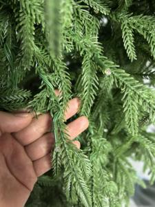 Árbol de Navidad de PE con Luces, Material Suave de 5 pies, 6 pies, 7 pies y 8 pies, 100% Nuevo, Venta al por Mayor - Product Image 3