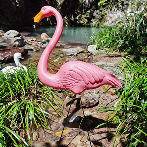 Décoy de chasse aux oiseaux en plastique rose de qualité supérieure, sur pieds longs, pour la chasse en zone humide, attirant les prédateurs et les oiseaux aquatiques des marais - Product Image 2