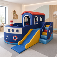 Équipement de terrain de jeu intérieur sur le thème des pirates, bateau pirate personnalisé, ensemble de jeux souples en forme de croiseur pour café, fête, événement