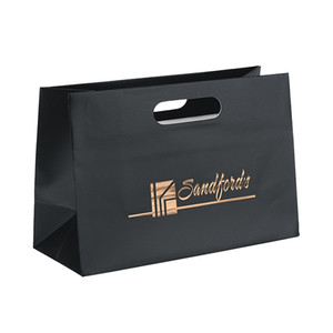 Sacs cadeaux en papier kraft noir de luxe avec logo personnalisé, sacs de shopping pour chaussures et vêtements pour utilisation en magasin de détail - Product Image 3