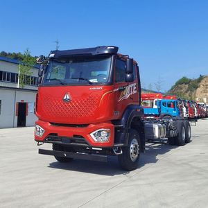 Grue montée sur camion Sinotruk 6*4 équipée d'une grue de levage professionnelle XC MG de 14 tonnes à flèche à 5 sections pour chantier de construction - Product Image 2
