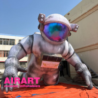 Publicité géant gonflable alien astronaute astronaute personnages homme de l'espace volant