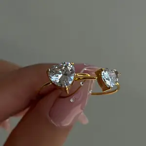 2024 Dazan nuovo in oro placcato 18k in acciaio inossidabile bianco grande zircone stile stile minamilista amore anello di fidanzamento per le donne
