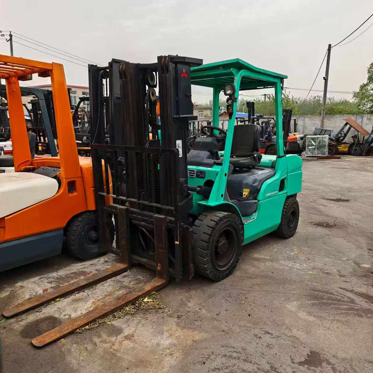 สีเขียว