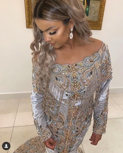 Caftan au design tendance et magnifique pour mariage, richement orné de perles de verre et de pierres en cristal = 2020. - Product Image 1