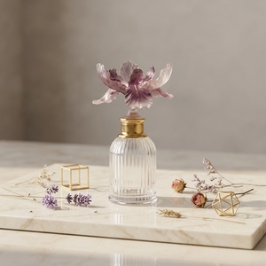 Handmade Flower Glass <b>Perfume</b> <b>Bottle</b> Custom <b>Empty</b> Fragrance Container Ribbed Clear <b>Bottle</b> for Cosmetic Packaging - Product Image 4