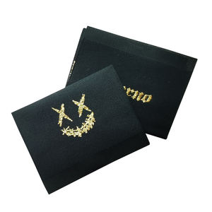 YH-WL-0030 en gros personnalisé privé tissé fond noir taille vêtements marque vêtement tissu étiquettes t-shirt étiquette avec Logo fabricant - Product Image 6